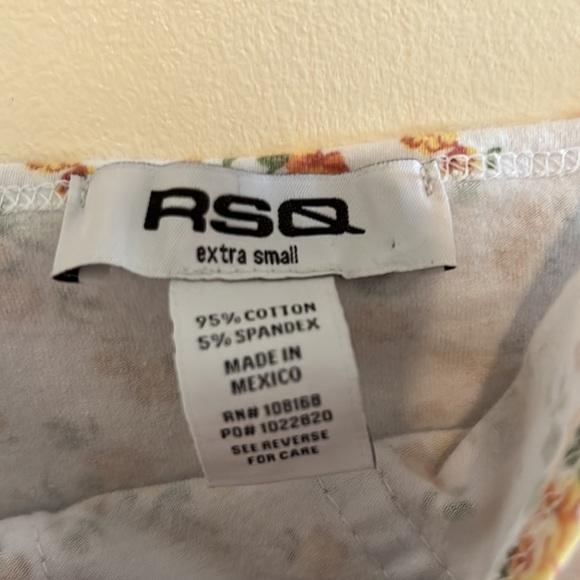 cropped rsq floral tank top - Picture 2 of 5